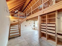 LANDÉDA : proche mer, jolie maison en pierres atypique