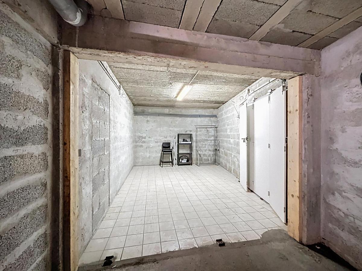 CENTRE-VILLE : joli appartement deux chambres, garage en meublé