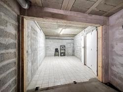 CENTRE-VILLE : joli appartement deux chambres, garage en meublé