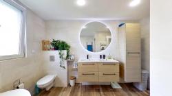 LOPERHET : Maison de plain pied T7 et un T2 indépendant avec un grand garage et un atelier au coeur du bourg