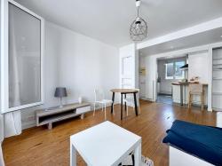 PROXIMITE CENTRE-VILLE : AGRÉABLE APPARTEMENT DEUX CHAMBRES AVEC MOBILIER