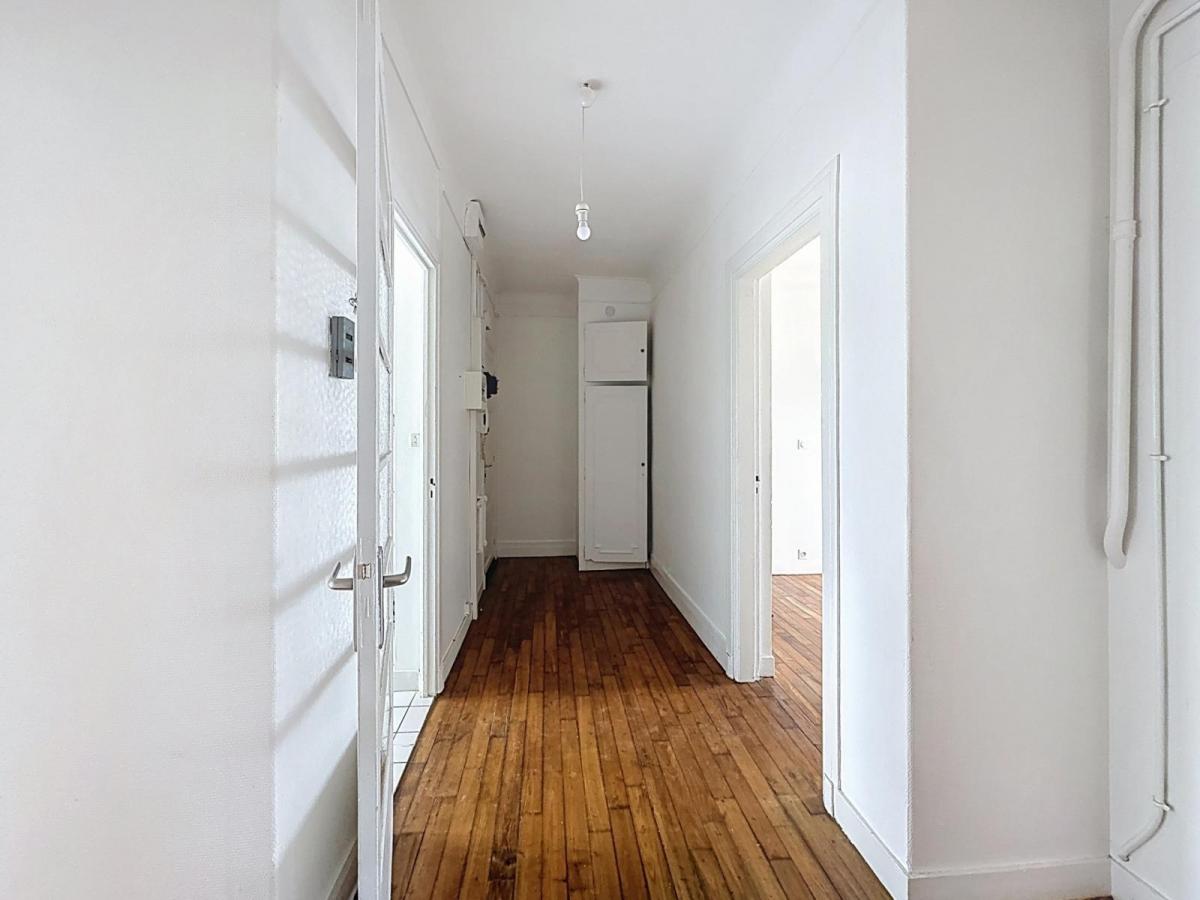 HYPER CENTRE BREST : A LOUER  AGRÉABLE APPARTEMENT DE 2 CHAMBRES AVEC VUE DÉGAGÉE