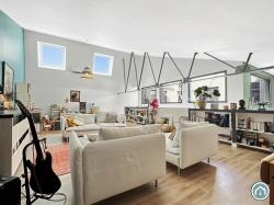 BREST : atypique appartement T6 bis industriel avec garage
