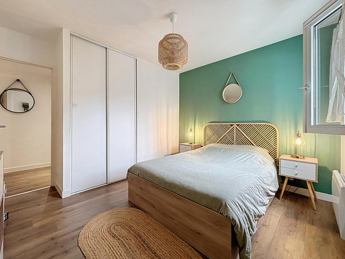 CENTRE-VILLE : joli appartement deux chambres, garage en meublé