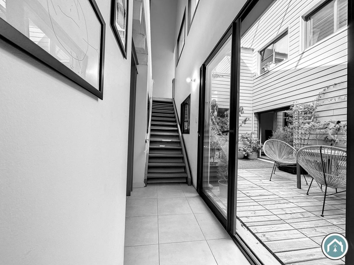 BREST : atypique appartement T6 bis industriel avec garage