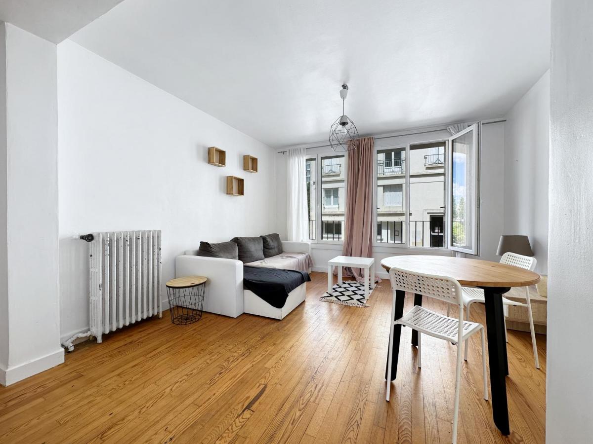 PROXIMITE CENTRE-VILLE : AGRÉABLE APPARTEMENT DEUX CHAMBRES AVEC MOBILIER