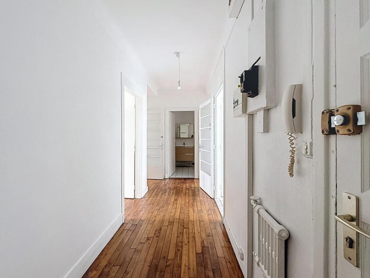 HYPER CENTRE BREST : A LOUER  AGRÉABLE APPARTEMENT DE 2 CHAMBRES AVEC VUE DÉGAGÉE