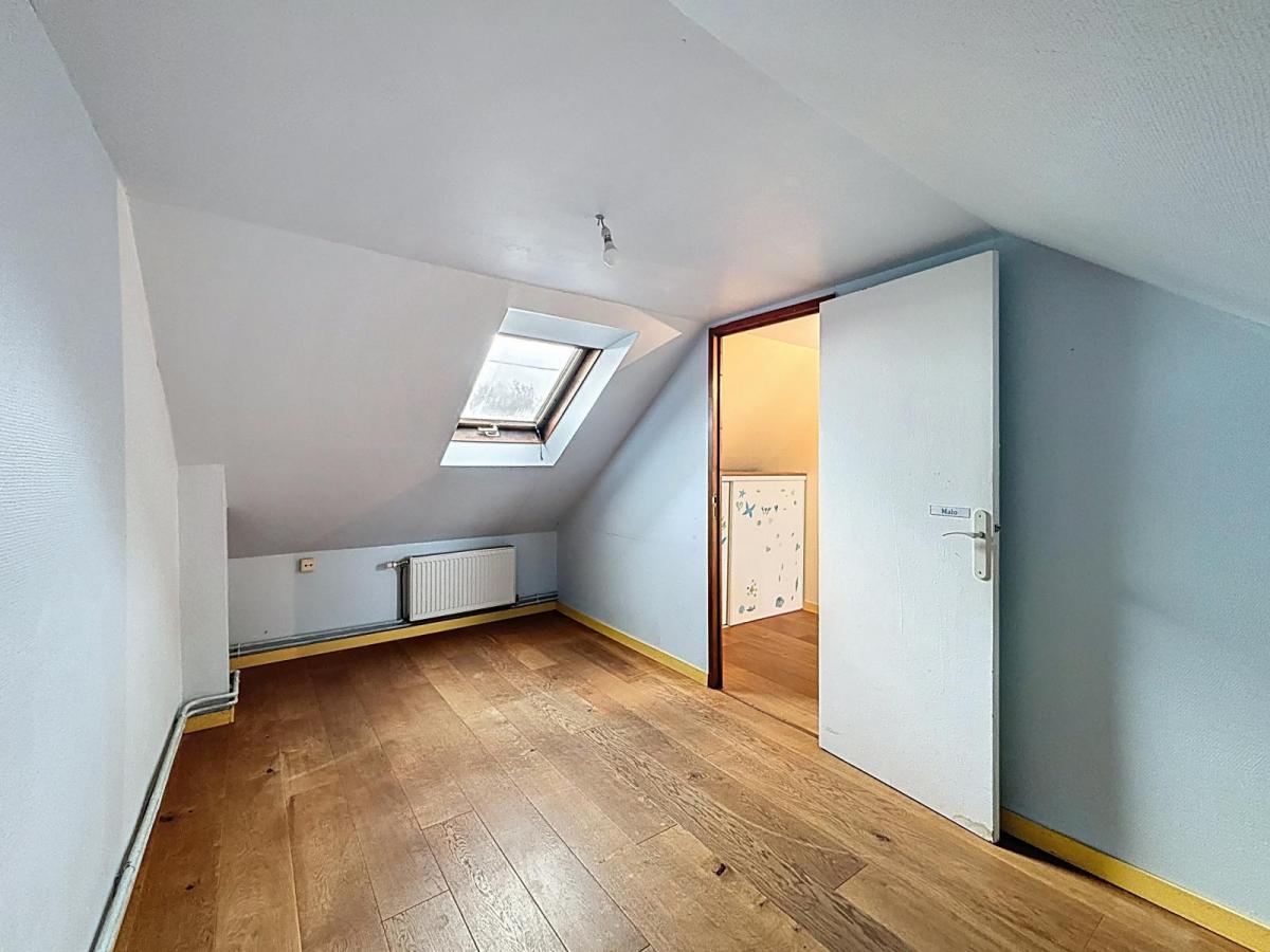 LANDÉDA : proche mer, jolie maison en pierres atypique