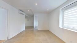 LOPERHET : Maison de plain pied T7 et un T2 indépendant avec un grand garage et un atelier au coeur du bourg