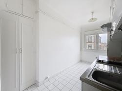 HYPER CENTRE BREST : A LOUER  AGRÉABLE APPARTEMENT DE 2 CHAMBRES AVEC VUE DÉGAGÉE