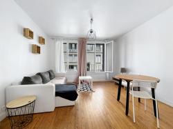 PROXIMITE CENTRE-VILLE : AGRÉABLE APPARTEMENT DEUX CHAMBRES AVEC MOBILIER