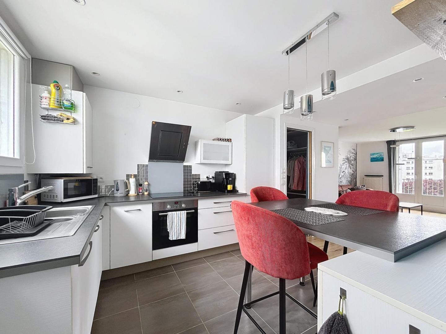 BREST : A louer agréable appartement T3 de 74m² meublé