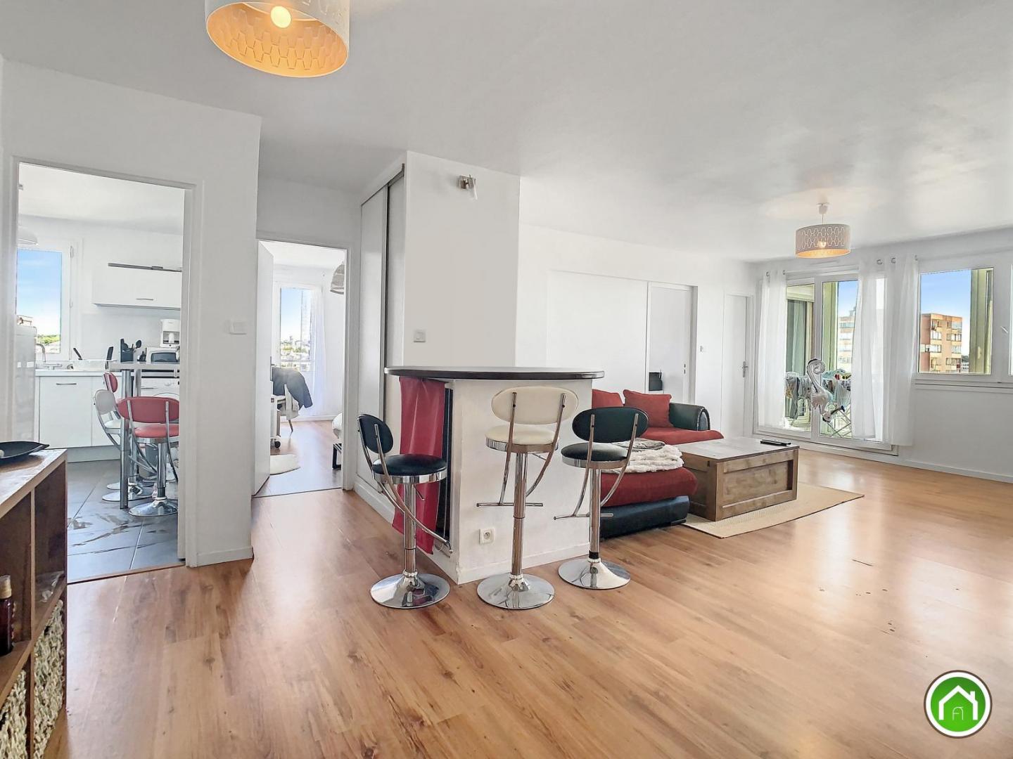 Brest : Très bel appartement t4 de 87m²  avec 3 chambres, belle vue dégagée, véranda et balcon pour investisseur