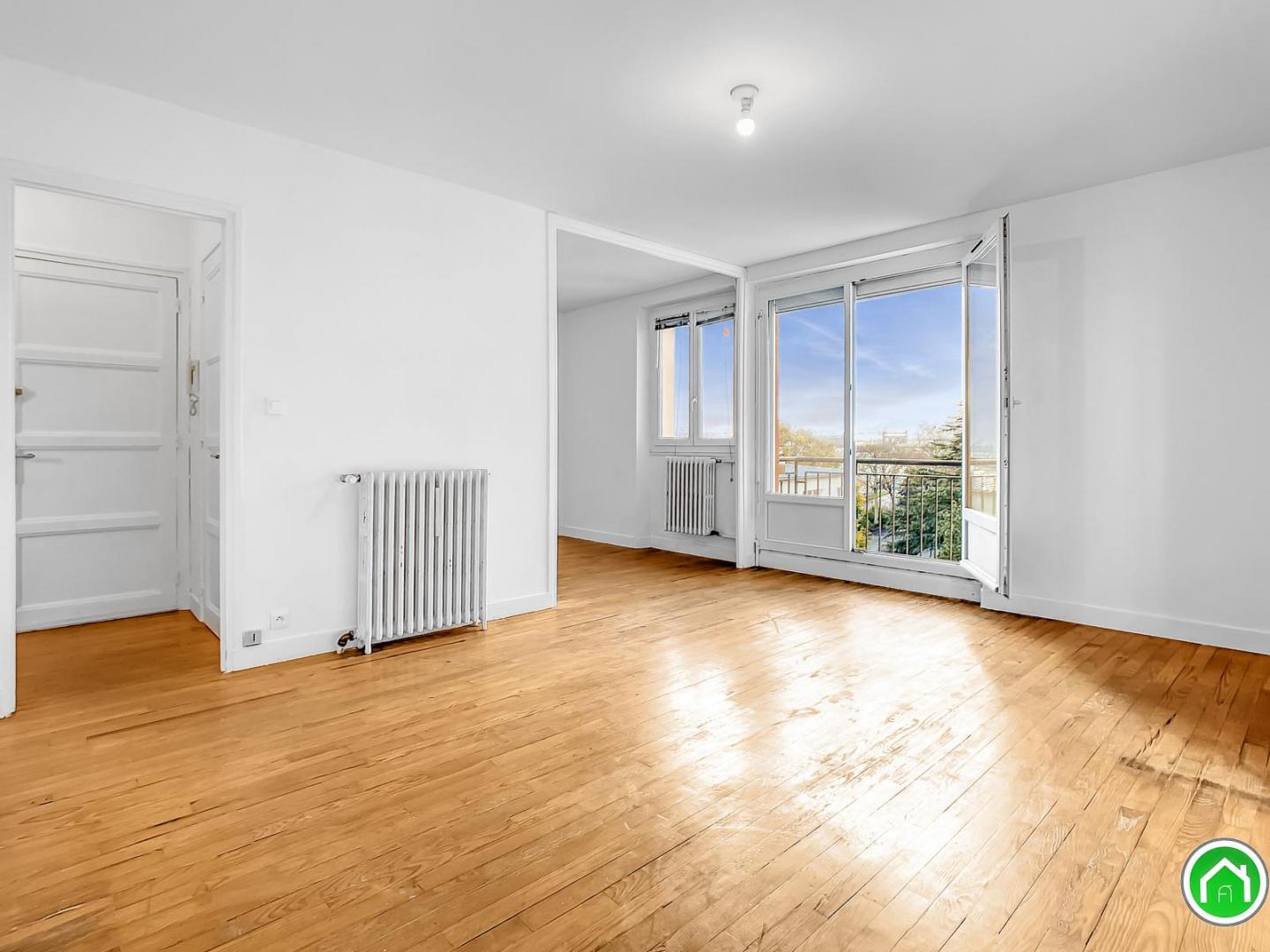 BREST : ravissant appartement t3/4 avec balcon, vue rade et dernier étage