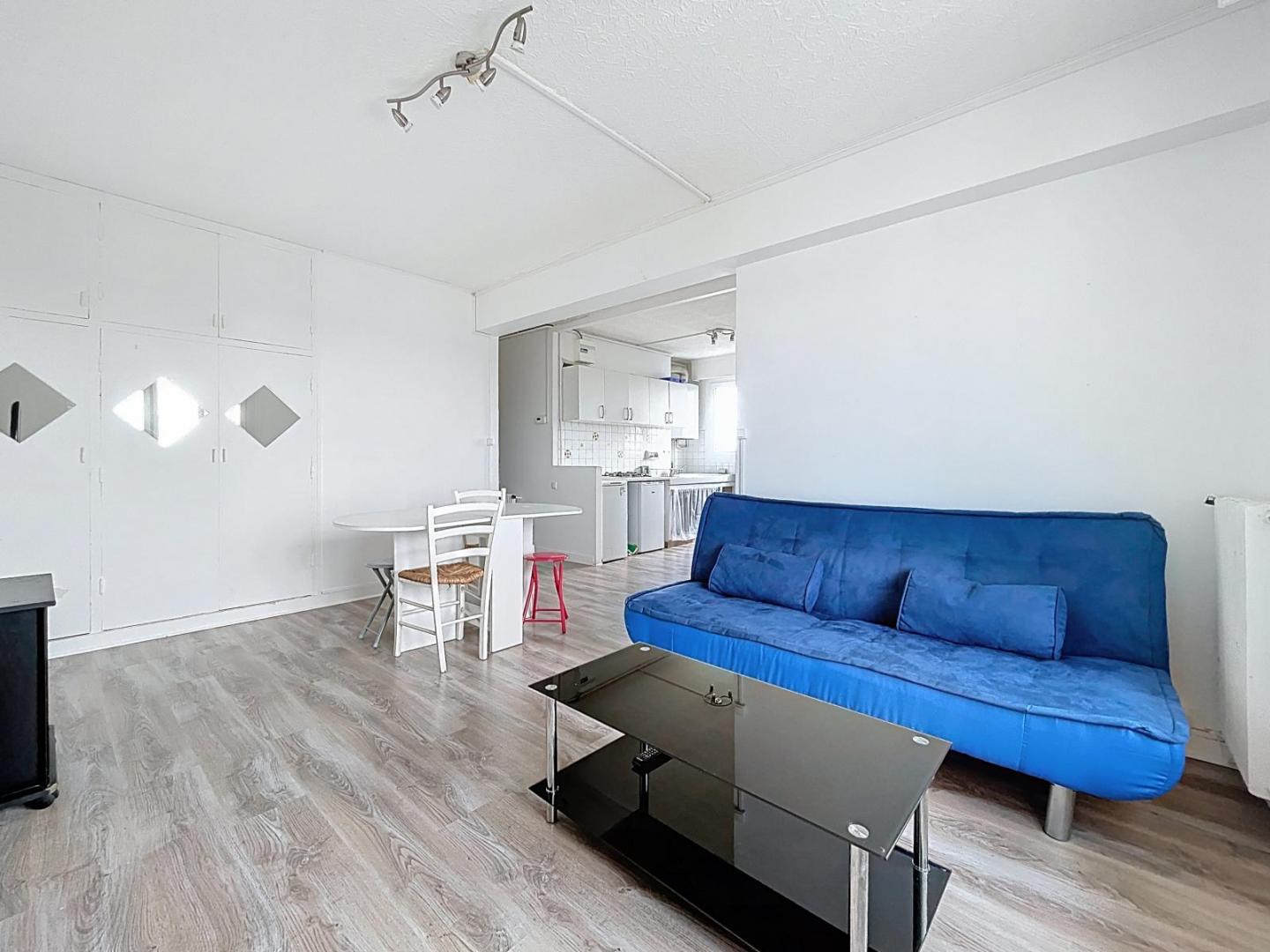 PENFELD : sans-vis-à-vis, agréable et lumineux appartement en location meublée