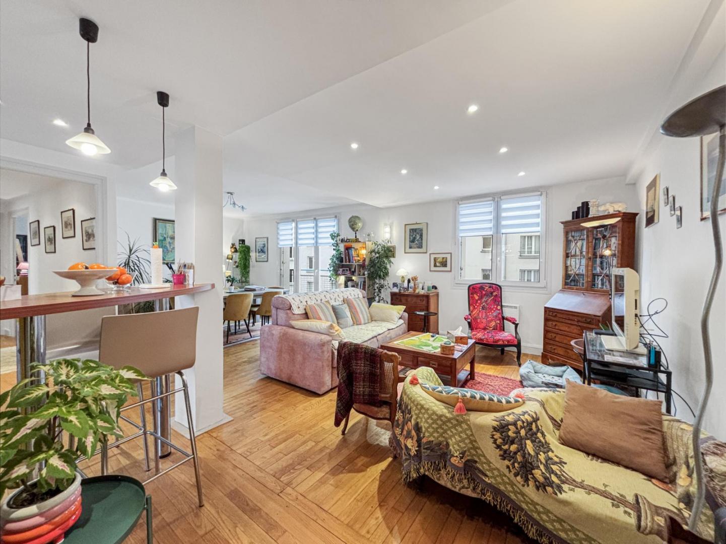 BREST HYPER CENTRE : CHARMANT APPARTEMENT T4 DE 84 m² AVEC PARKING DE COPROPRIÉTÉ