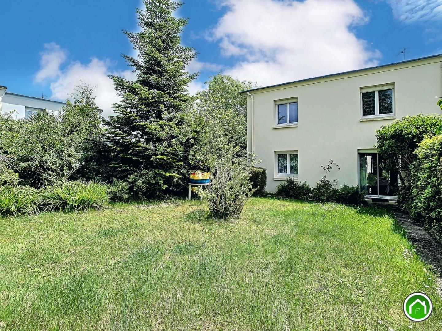 BREST SAINT MARC : jolie maison avec 3 chambres, grand garage et jardin à rénover