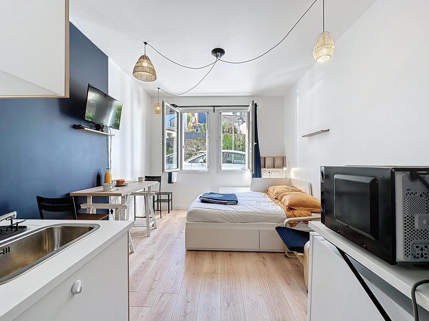 BREST : À louer studio récent, meublé de 18 m² avec parking privatif