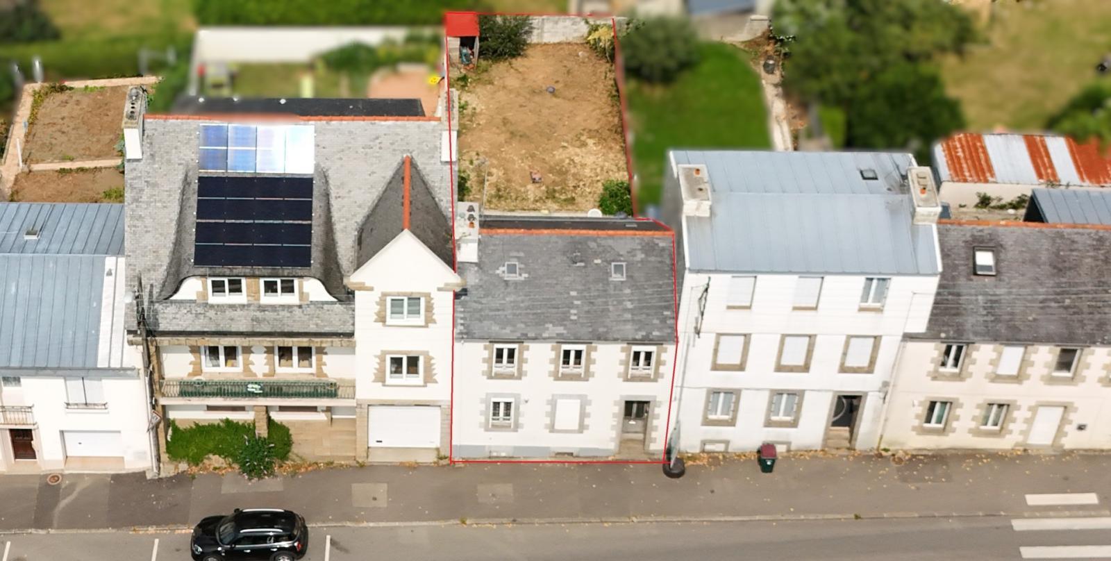 BREST : IMMEUBLE DE RAPPORT COMPRENANT UN T3 EN RDC AVEC JARDIN DE 120 m2 ET UN T2 A L'ETAGE