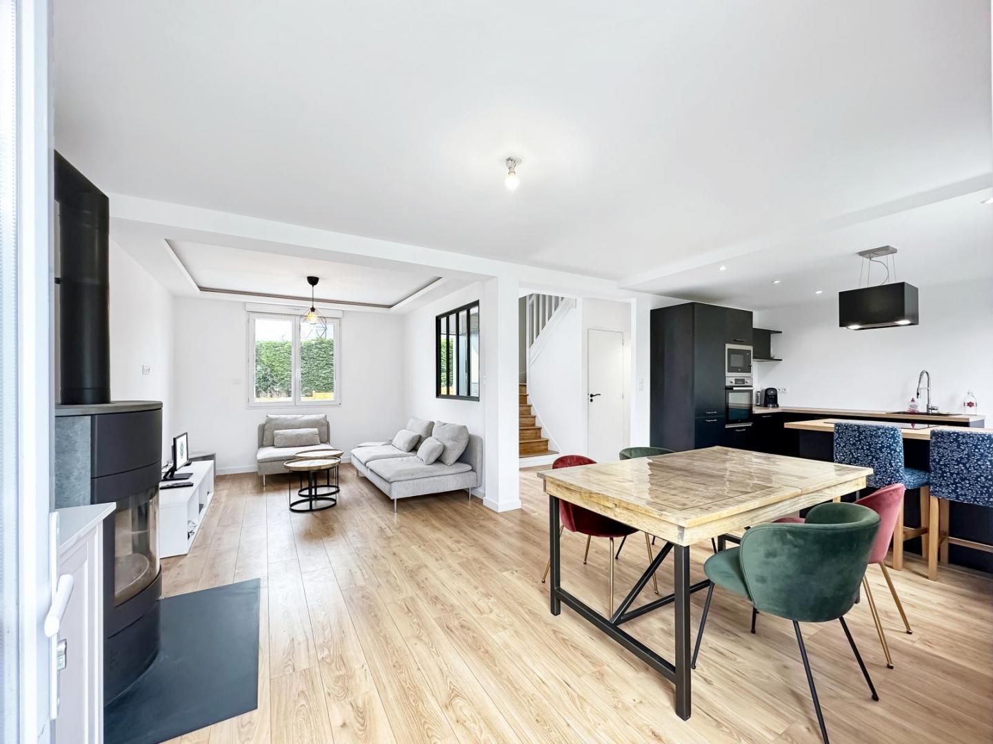 FROUTVEN : Maison 3 chambres, bureau, garage, terrasse et jardin