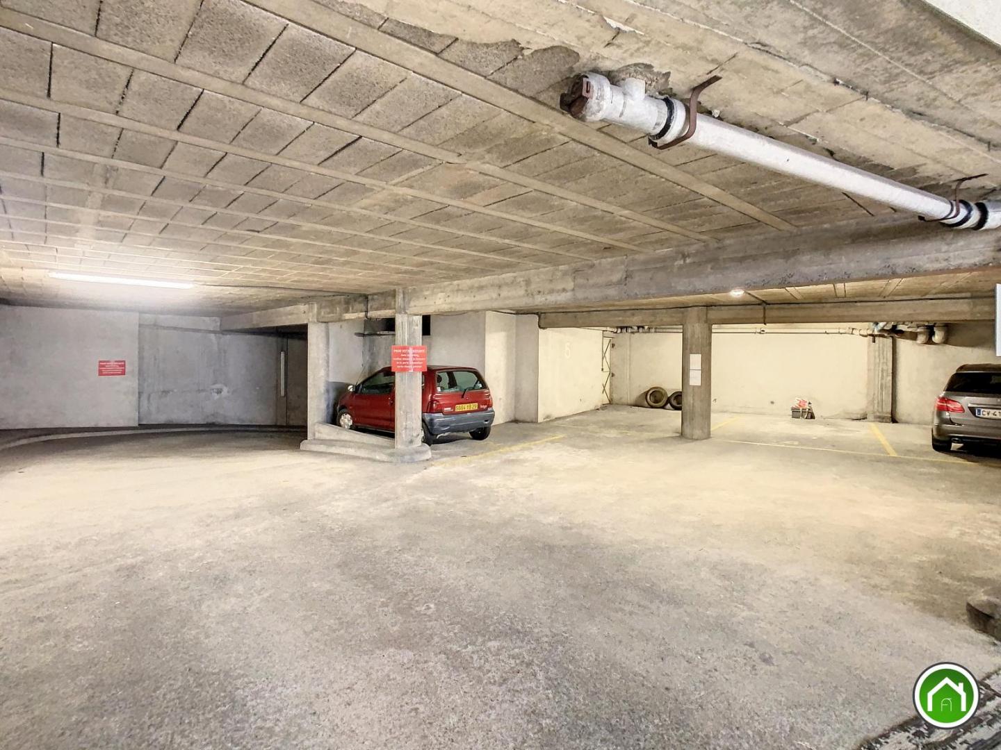 BREST SAINT MARTIN : Place de parking privative en sous sol