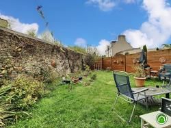 BREST : charmante maison non mitoyenne avec garage sous-sol, véranda et jardin clos 