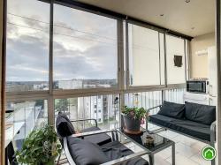 BREST BELLEVUE : Bel appartement de 100m² avec 4 chambres, balcon fermé et place de parking
