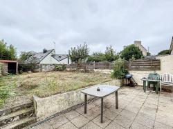 BREST : IMMEUBLE DE RAPPORT COMPRENANT UN T3 EN RDC AVEC JARDIN DE 120 m2 ET UN T2 A L'ETAGE