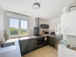RELECQ-KERHUON : BEL APPARTEMENT T3 AVEC BALCON PROCHE MOULIN BLANC AVEC VUE DÉGAGÉE