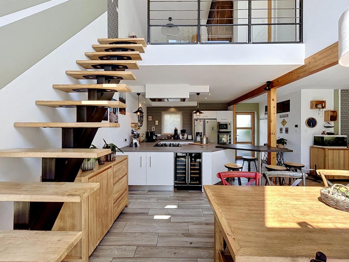GUILERS : Maison aux lignes contemporaines de 2018 à tendance passive