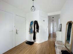 BEL APPARTEMENT T4 AVEC TRIPLE EXPOSITION ET GRAND BALCON