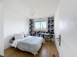 BEL APPARTEMENT T4 AVEC TRIPLE EXPOSITION ET GRAND BALCON