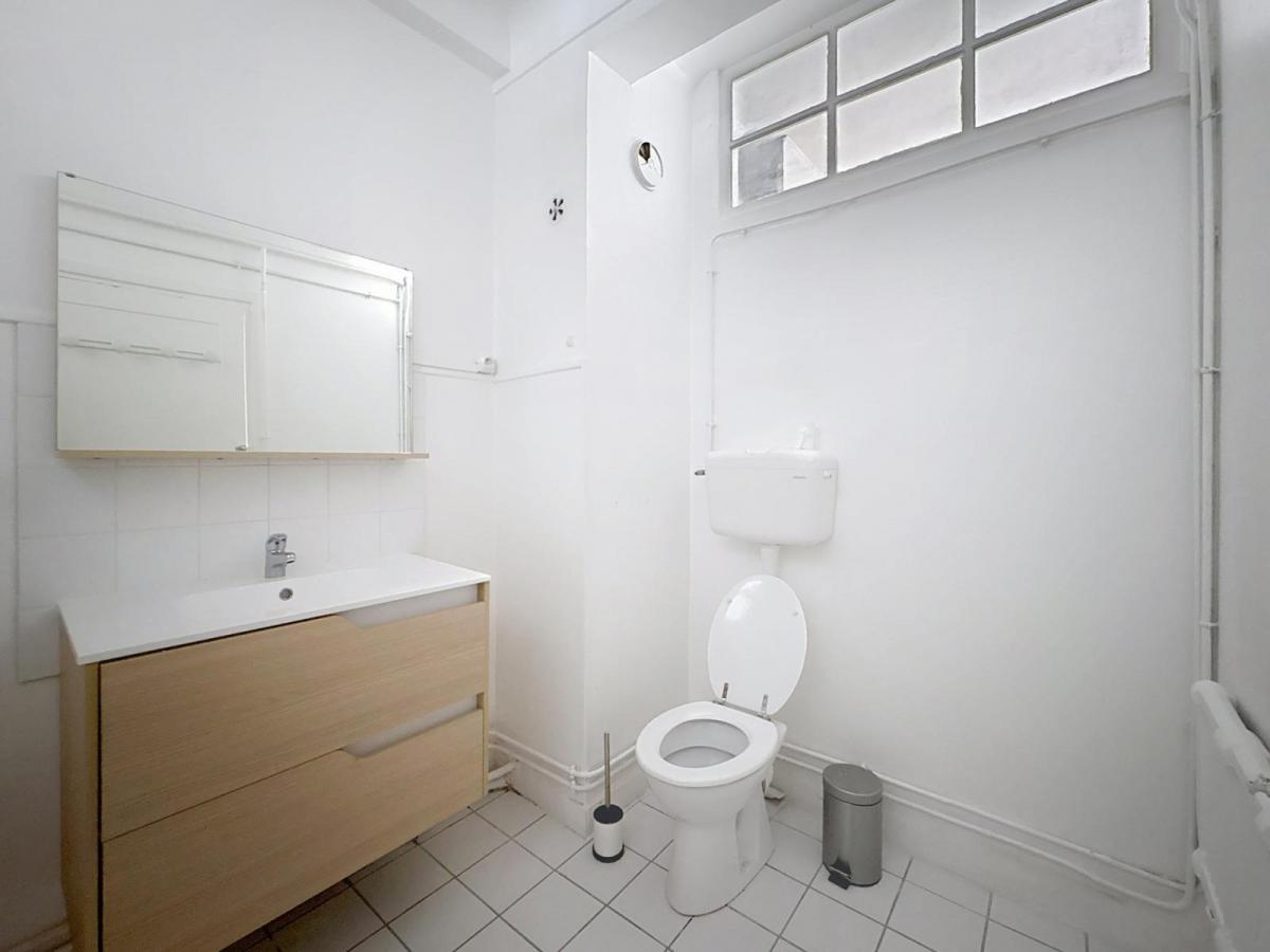 HYPER CENTRE BREST : A LOUER  AGRÉABLE APPARTEMENT DE 2 CHAMBRES AVEC VUE DÉGAGÉE