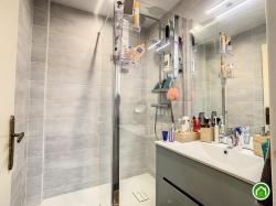 BREST BELLEVUE : Bel appartement de 100m² avec 4 chambres, balcon fermé et place de parking