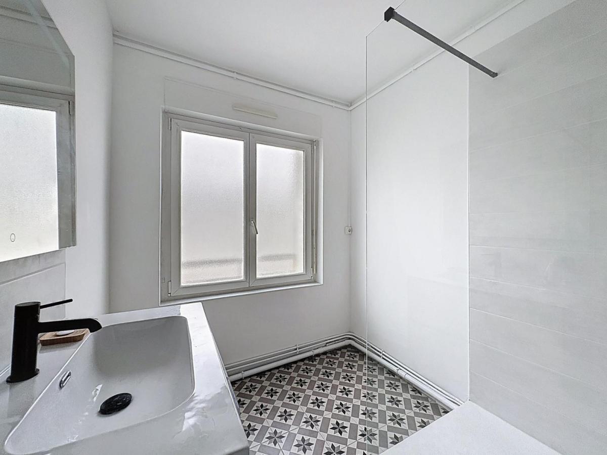 BREST: À LOUER CHARMANT APPARTEMENT MEUBLÉ