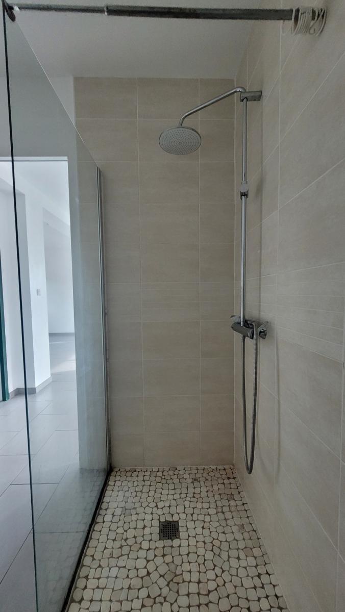 Maison T6 récente avec une chambre de plain-pied (PMR en rdc) sur une parcelle de 292 m2 proche du bourg