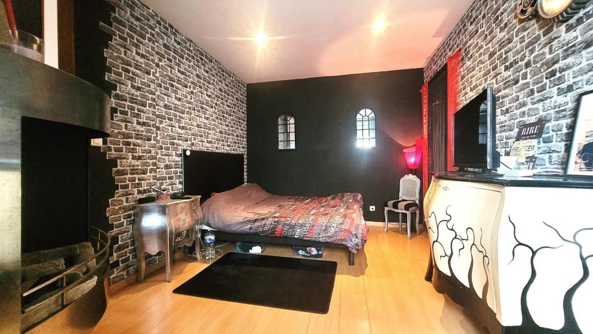 APPARTEMENT T3 AVEC UN LOCAL COMMERCIAL POUR UNE SUPERFICIE TOTAL 159 M² EN PLEIN CENTRE DE LESNEVEN