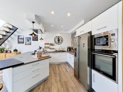 GUILERS : Maison aux lignes contemporaines de 2018 à tendance passive