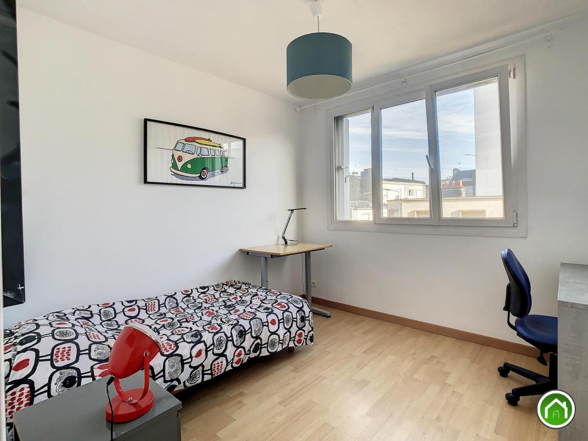  Brest Centre : Bel appartement T5 avec double séjour et place de parking