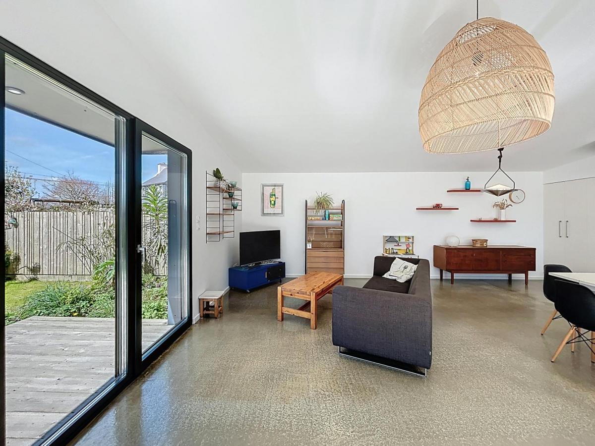 BREST RESTIC : Maison contemporaines aux tendances passives dans un environnement verdoyant