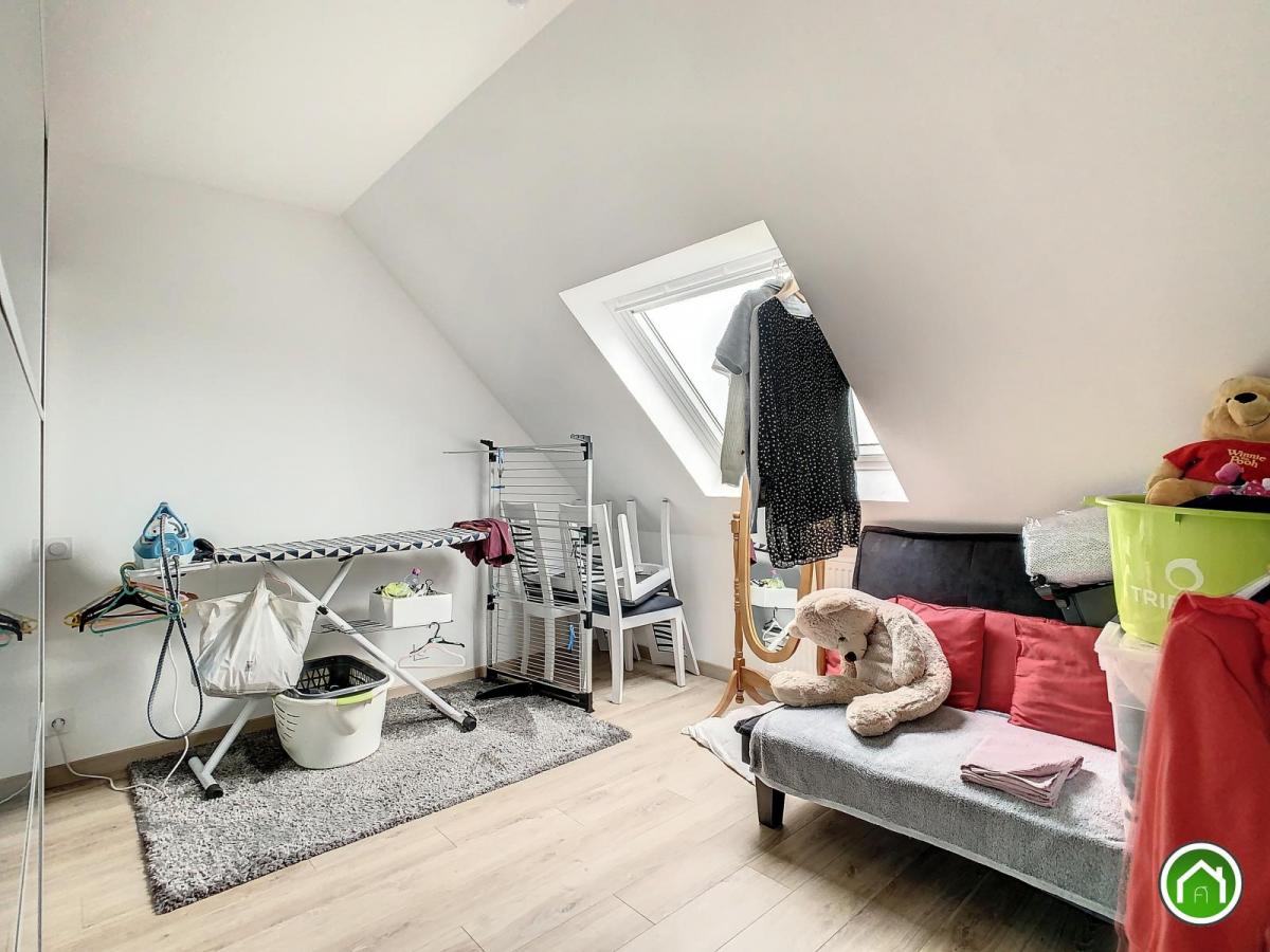 PLOUMOGUER : Jolie maison contemporaine de 2018  avec double séjour, 3 chambres et jardin clos