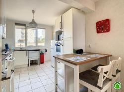  Brest Centre : Bel appartement T5 avec double séjour et place de parking