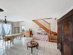 BREST QUATRE MOULINS : Jolie maison contemporaine de 94m2 avec double garage à rénover