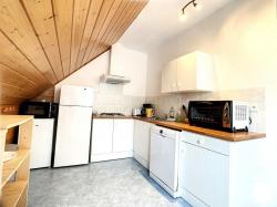 GUILERS : propriété avec maison 7 pièces et grand terrain au calme