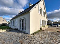 LANDUNVEZ : Proche du port d'Argenton, magnifique propriété avec accès direct à la plage de Gwen Trez