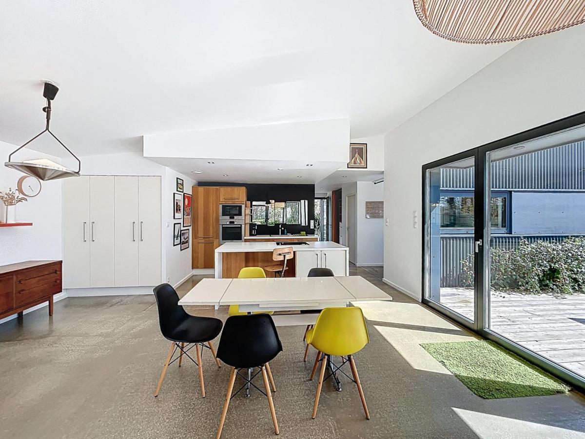 BREST RESTIC : Maison contemporaines aux tendances passives dans un environnement verdoyant