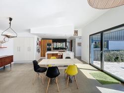 BREST RESTIC : Maison contemporaines aux tendances passives dans un environnement verdoyant