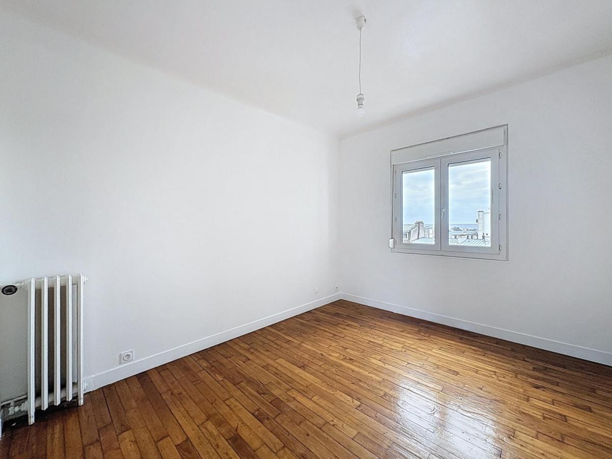 HYPER CENTRE BREST : A LOUER  AGRÉABLE APPARTEMENT DE 2 CHAMBRES AVEC VUE DÉGAGÉE
