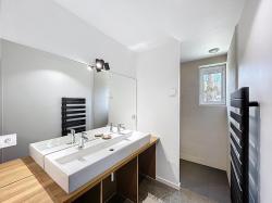 BREST RESTIC : Maison contemporaines aux tendances passives dans un environnement verdoyant