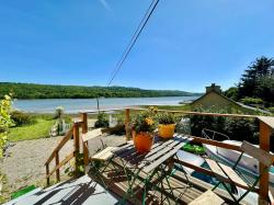 LA FOREST-LANDERNEAU: Ravissante propriété au bord de l’eau sur 1900 m² avec T2 indépendant – VENTE EN VIAGER